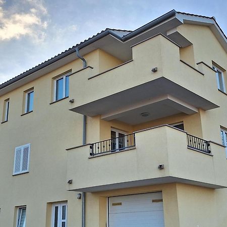 Apartmani Marin1 Vrbnik Esterno foto